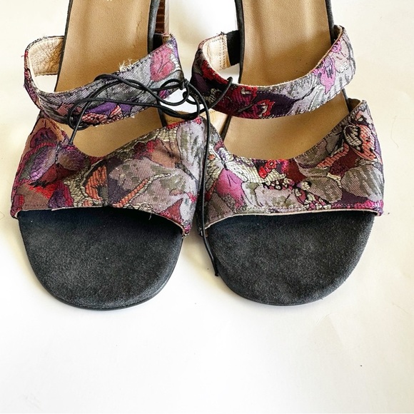 Anthropologie Women’s Tapestry Jacquard Floral Strappy Block Heel Sandals 39 - Picture 2 of 11